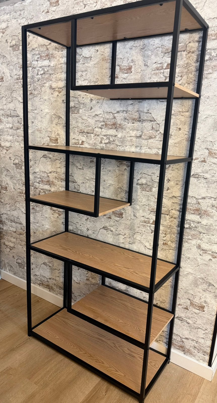 Tk Wandrek/ boekenkast zwart stalen frame en houten planken, Ophalen, Met plank(en), 50 tot 100 cm, Zo goed als nieuw