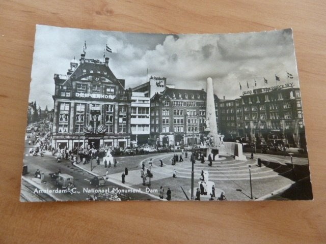 Amsterdam Centraal circa 1960 Nationaal Monument op de Dam, Verzamelen, Ophalen of Verzenden, 1960 tot 1980, Ongelopen, Noord-Holland