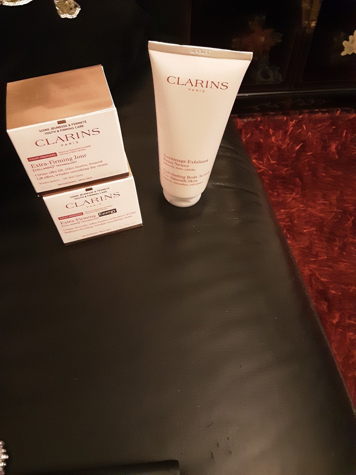Clarins Huidverzorgingsset: Crèmes en Exfoliërende Scrub, Ophalen of Verzenden, Nieuw, Gehele gezicht, Verzorging