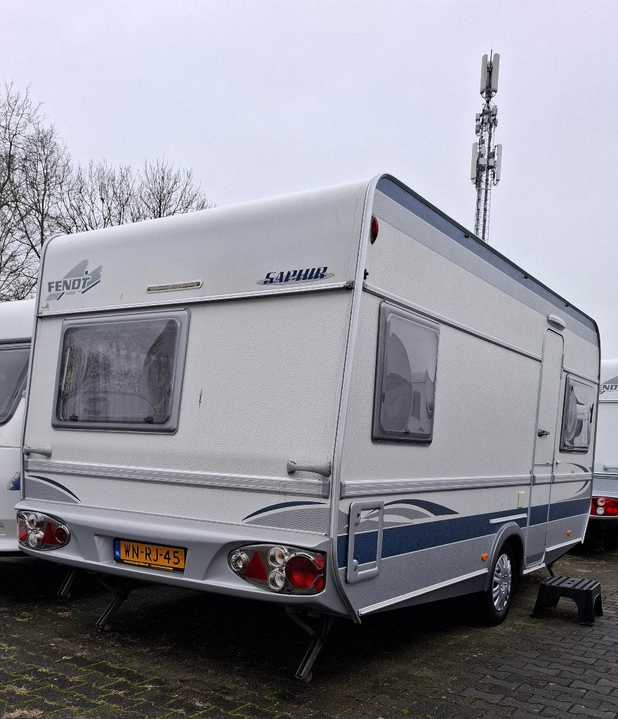 Fendt Saphir 470 TF met Isabella voortent en luifel, Schokbreker, Rondzit, Frans bed, Particulier