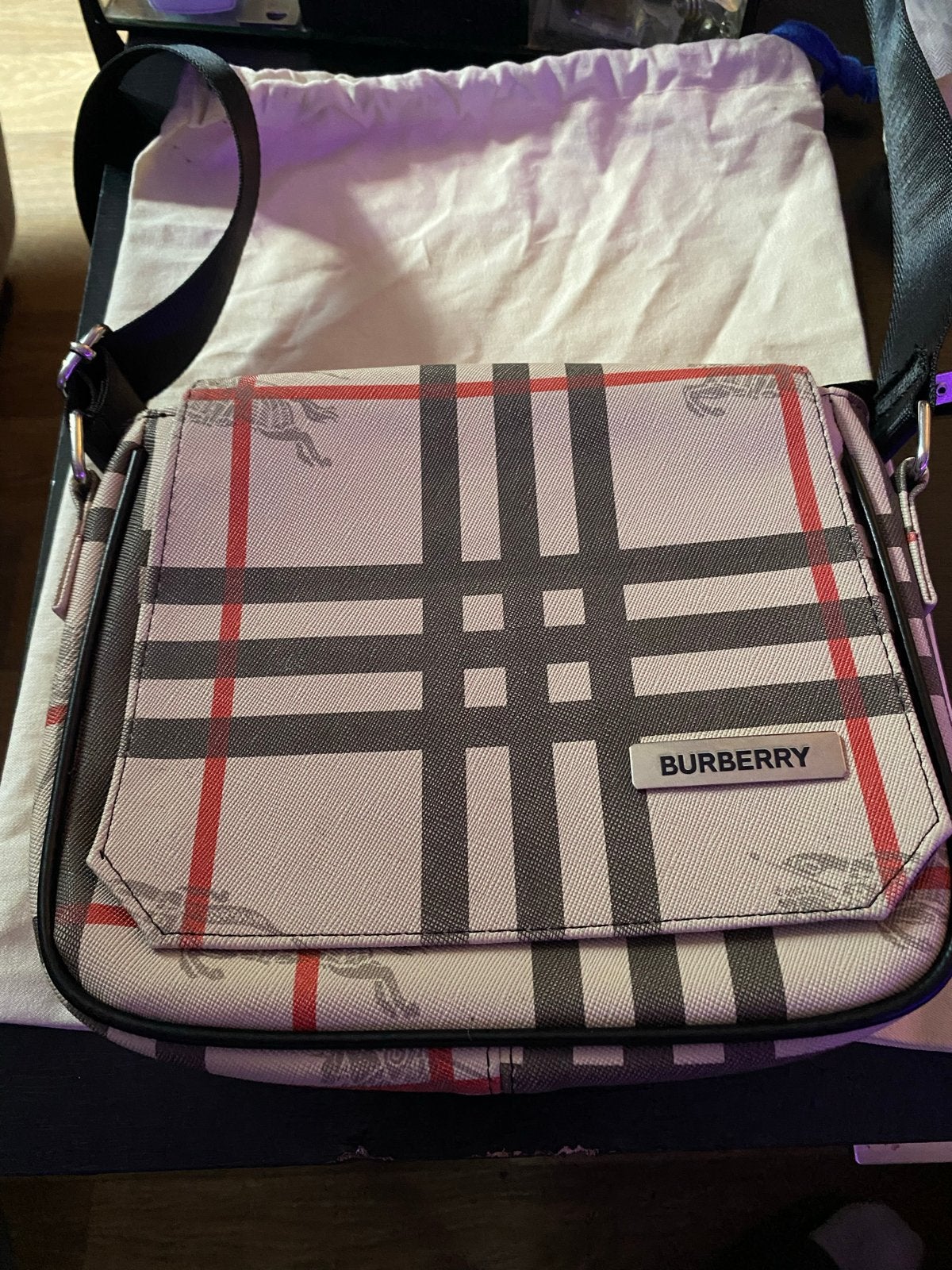 Burberry Schoudertasje - Zo goed als nieuw, Ophalen of Verzenden, Zo goed als nieuw, Overige kleuren, Schoudertasje