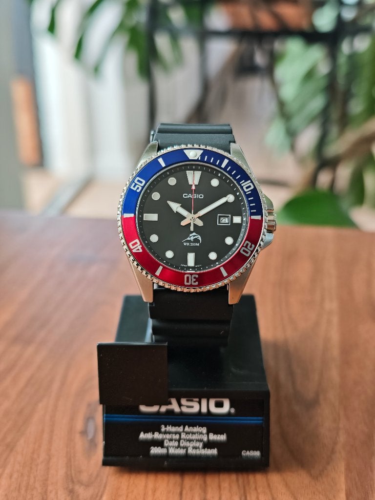 Casio Duro MDV-106 Marlin "Pepsi bezel" Gloednieuw in doos, Casio, Staal, Polshorloge, Nieuw