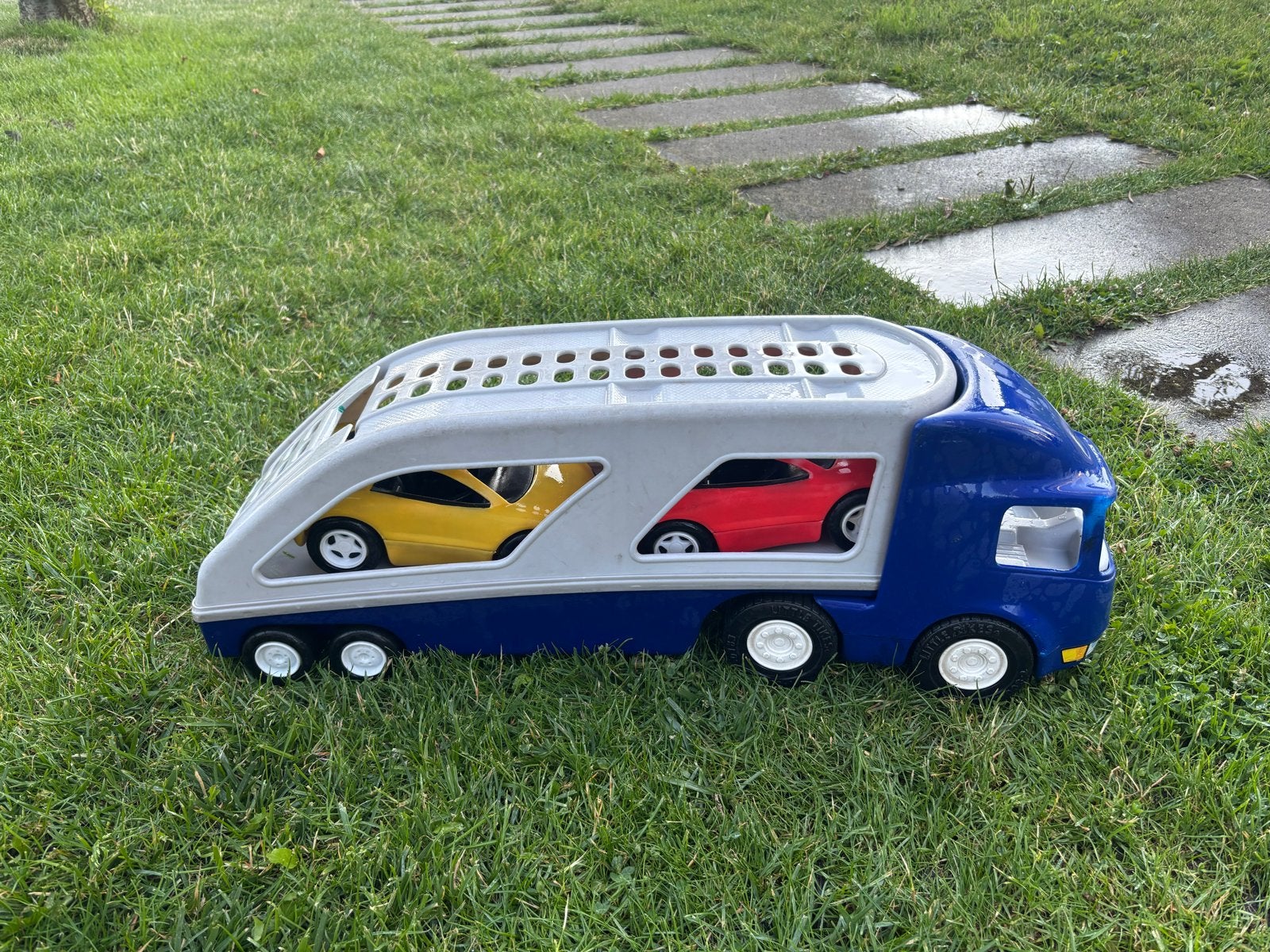 Little Tikes Oplegger met twee auto's - Onverwoestbaar, Ophalen, Gebruikt