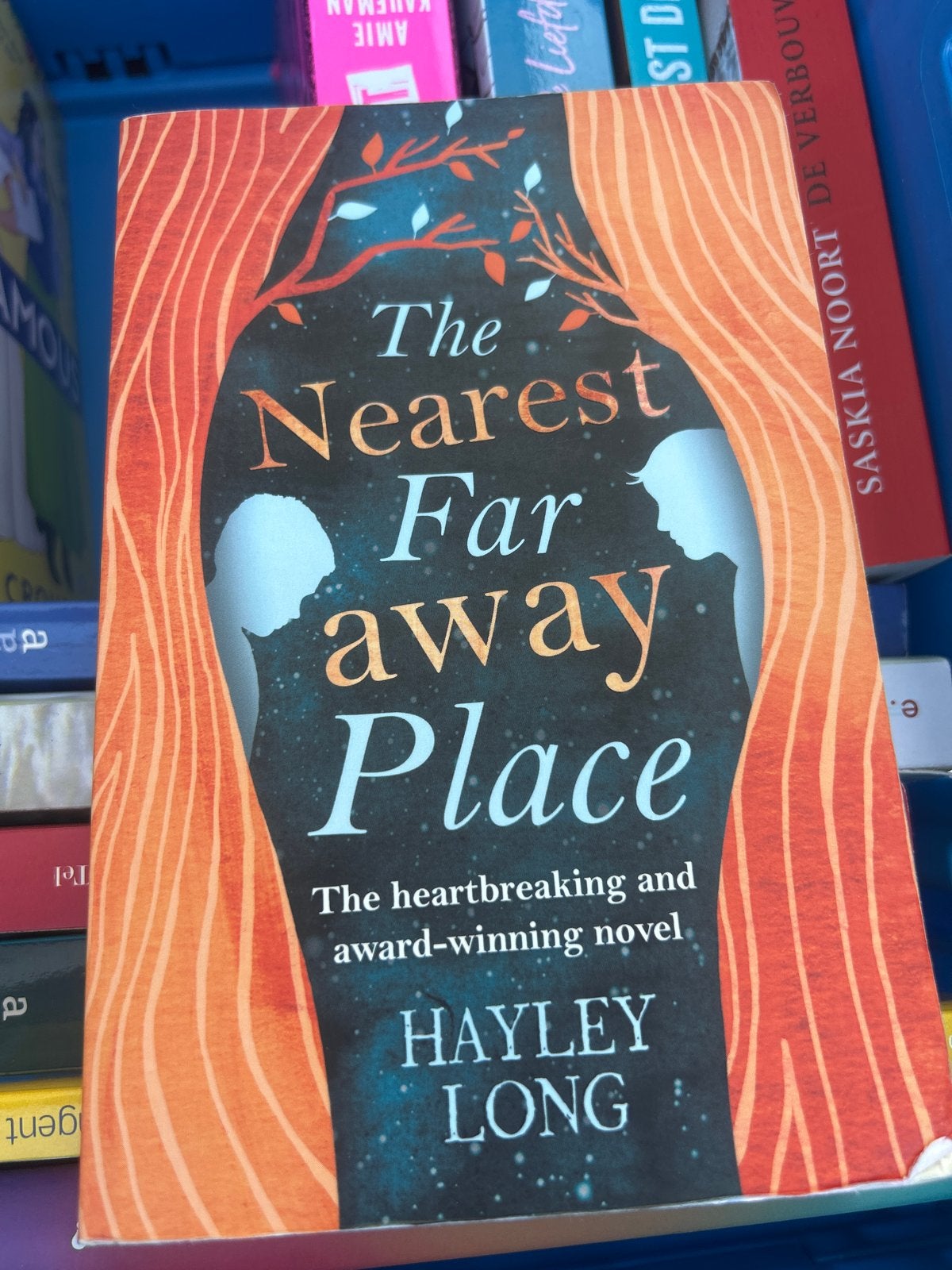 The Nearest Far Away Place - Hayley Long (Engels), Ophalen of Verzenden, Zo goed als nieuw, Wereld overig
