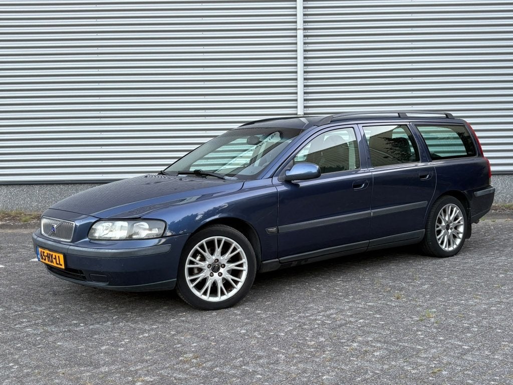 Volvo V70 2.4 Trekhaak Org NL NAP Carplay Cruise Control, Auto's, Zwart, Blauw, Leder en Stof, 170 pk