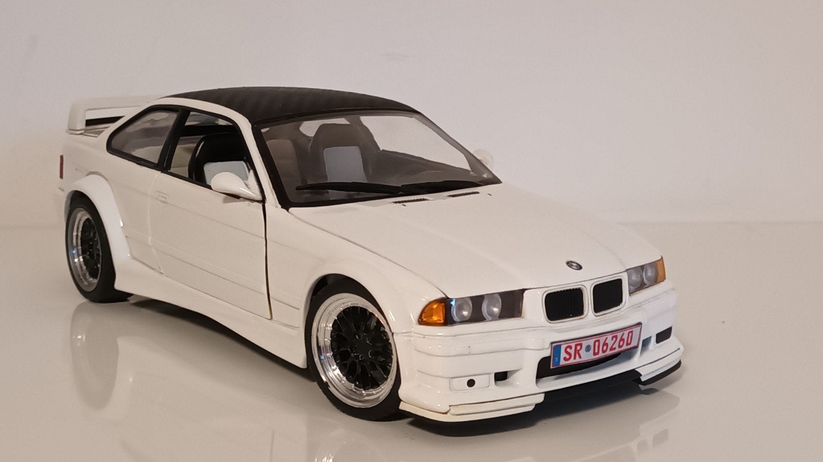 1:18 BMW E36 M3 Breedbouw OMBOUW, Ophalen of Verzenden, Zo goed als nieuw, Auto, UT Models