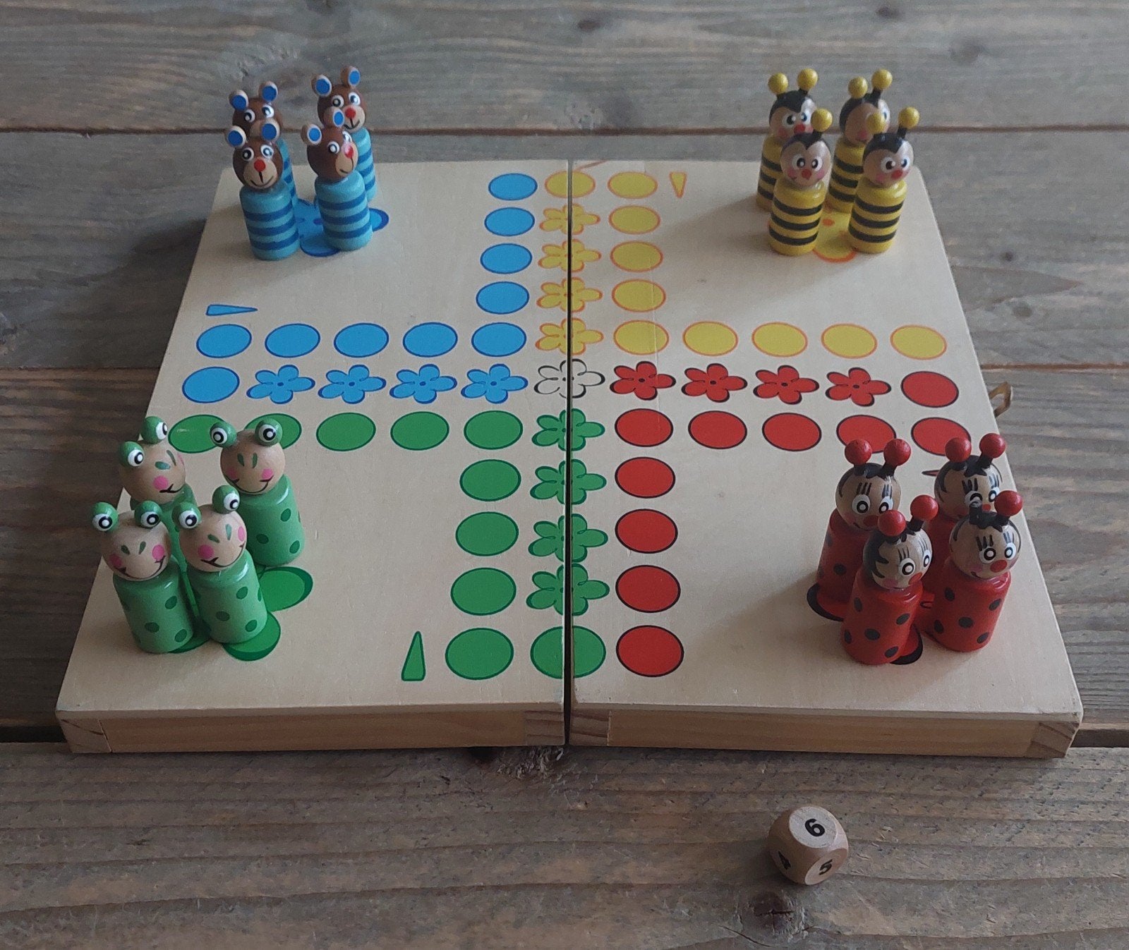 Houten bordspel Ludo, Een of twee spelers, Ophalen of Verzenden, Zo goed als nieuw, Reisspel