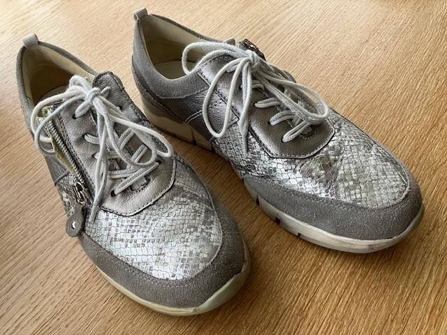 Schoenen dames, Waldlaufer, Ophalen of Verzenden, Grijs, Sneakers of Gympen