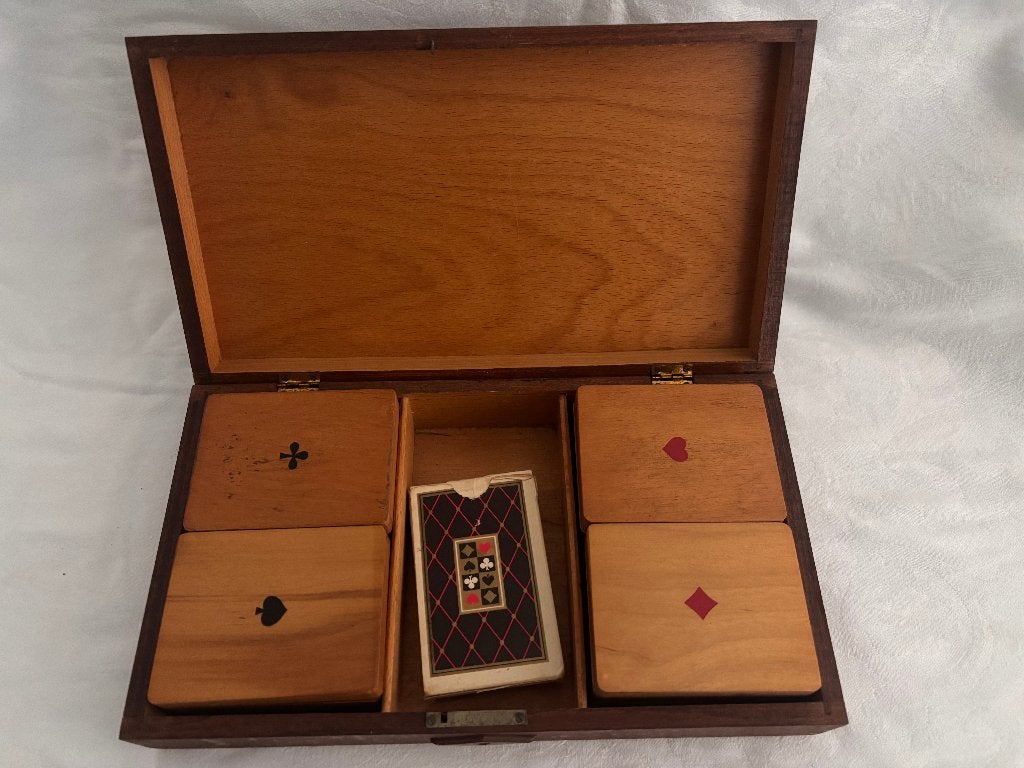 Vintage houten kaartspelkist met fiches en kaartspel., Ophalen of Verzenden
