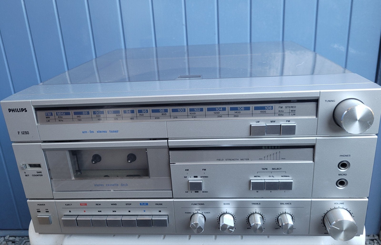 Philips platenspeler/ Radio/ Cassette  met luidsprekers, Ophalen, Zo goed als nieuw, Philips