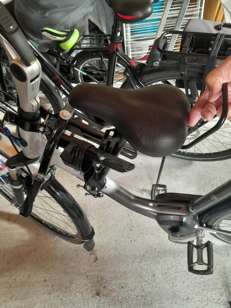Kinderzitje voor damesfiets, Fietsen en Brommers, Ophalen, Zo goed als nieuw