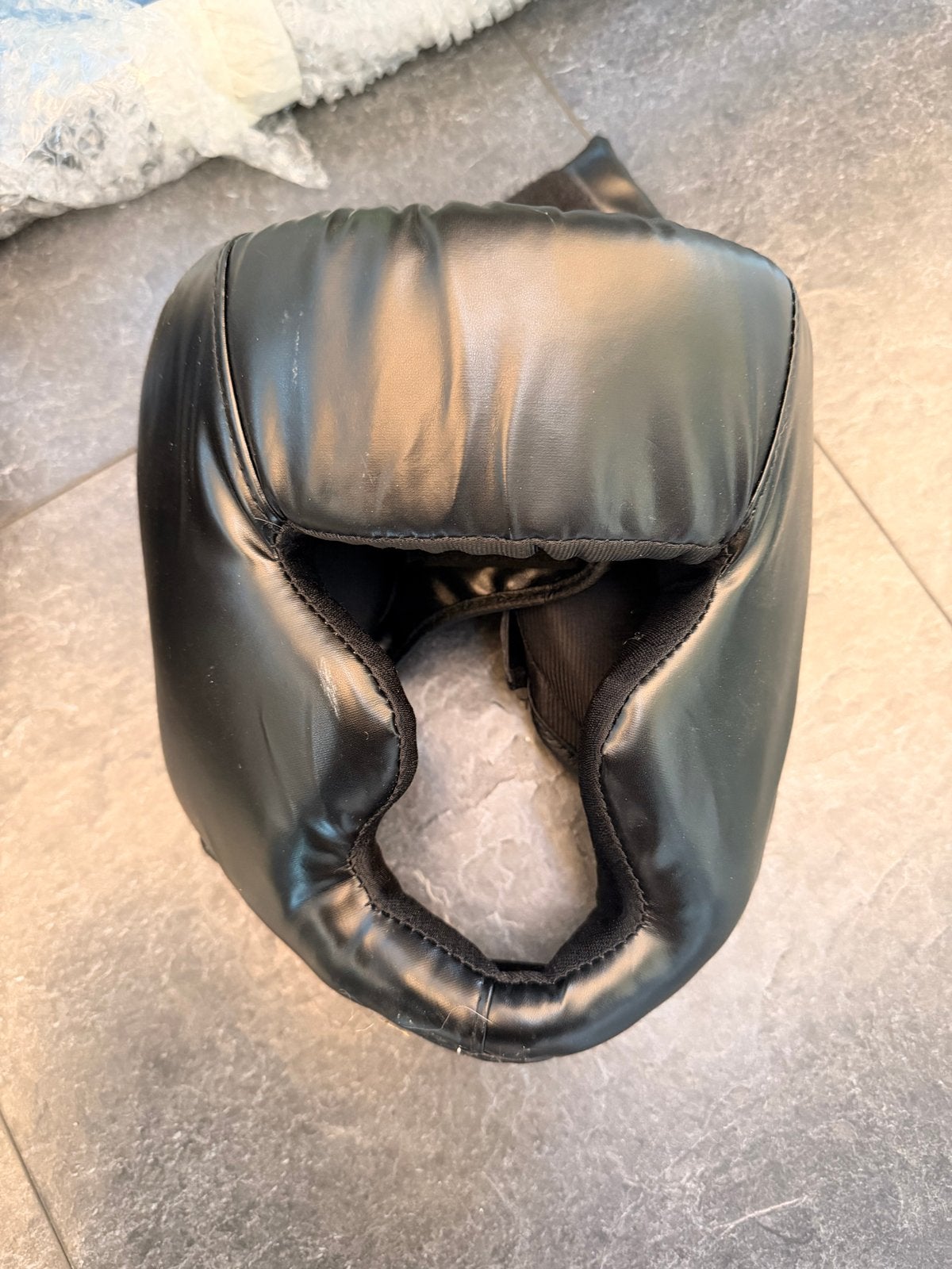 Bokspads / stootkussens en hoofdbeschermer - Zwart, Sport en Fitness, Ophalen, Nieuw, Boksbeschermers