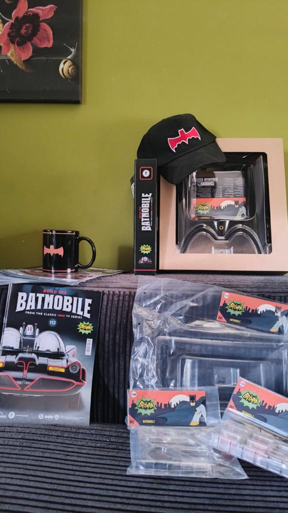 Fanhome Batman Batmobile 1966  COMPLEET + verlichte vitrine, Hobby en Vrije tijd, Ophalen, Zo goed als nieuw, Auto, Overige merken