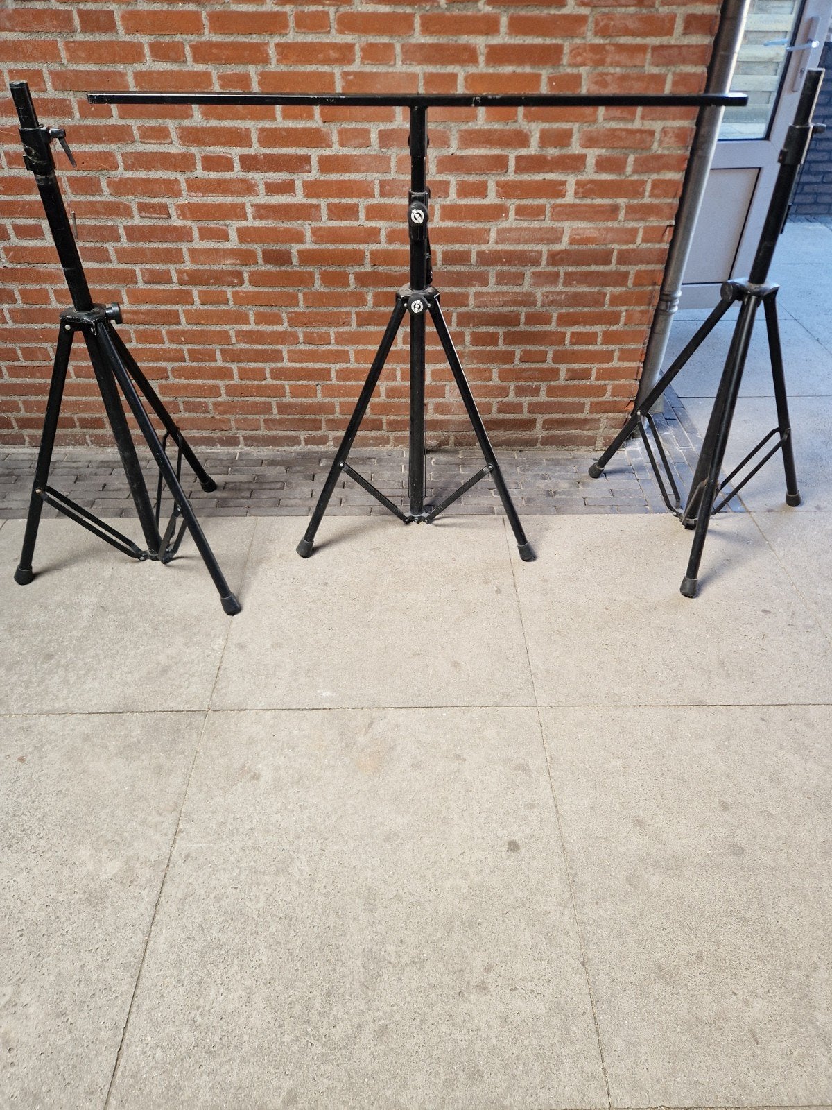 K&M Speakerstatieven met T-bar (set van 3), Muziek en Instrumenten, Ophalen, Gebruikt, Instrumentstandaard, Licht of Laser