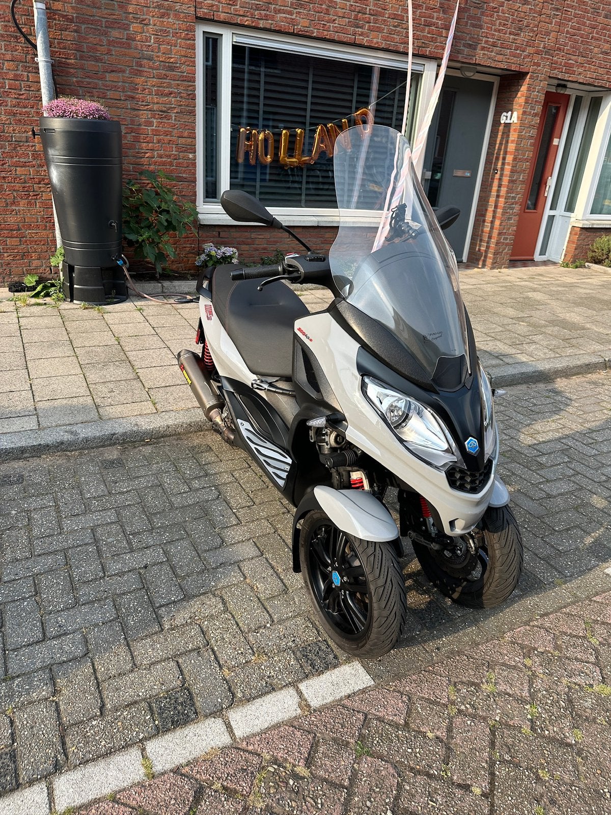 Piaggio MP3 300 HPE Akrapovič, Fietsen en Brommers, Scooters | Piaggio, Ophalen, Zo goed als nieuw, Benzine, Overige modellen