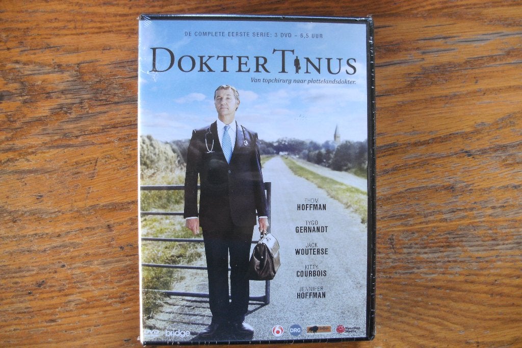 3 DVD's: Dokter Tinus, van topchirurg naar plattelandsdokter, Cd's en Dvd's, Drama, Zo goed als nieuw, Vanaf 6 jaar, Complete serie