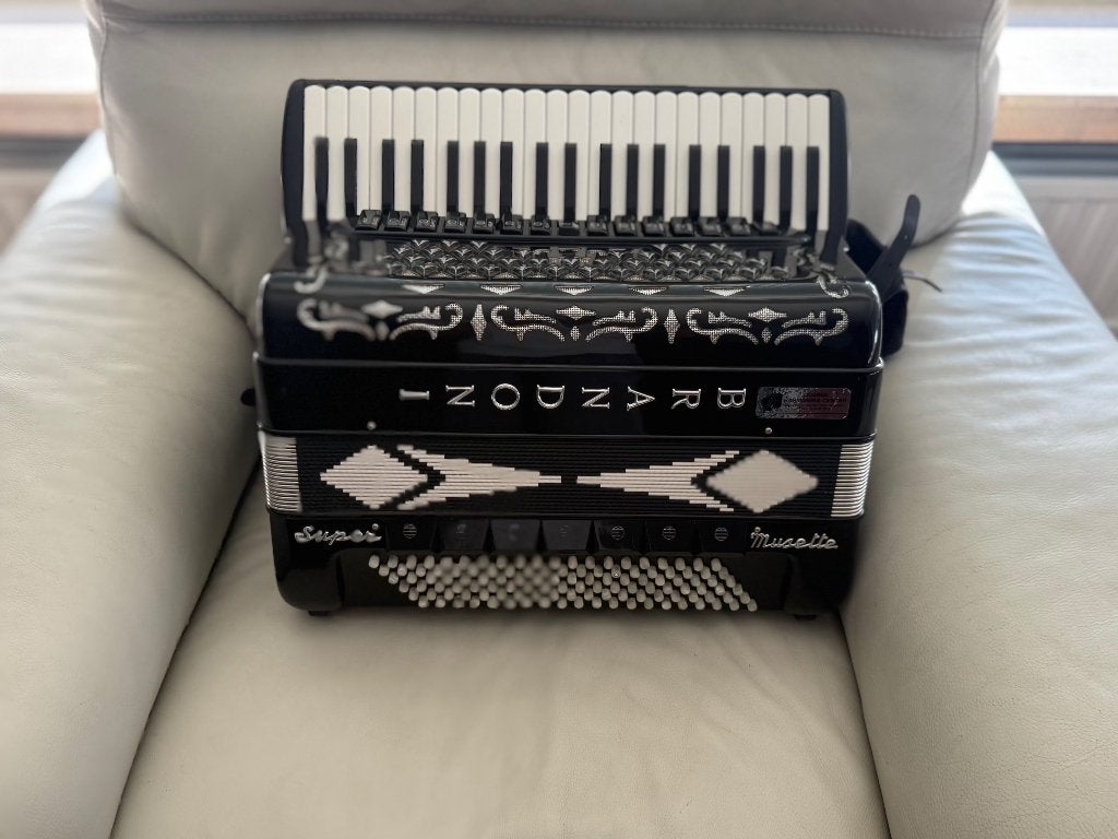 Accordeon Brandoni super musette, Ophalen, Zo goed als nieuw