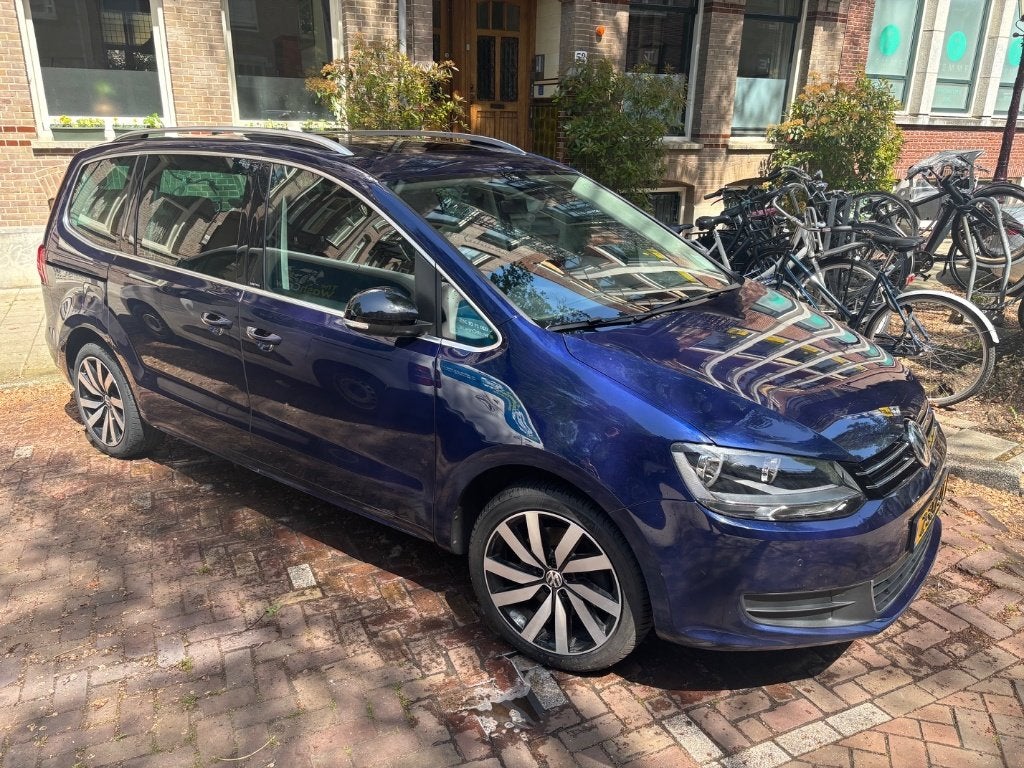 Volkswagen Sharan 1.4 TSI 150pk BMT 6-DSG 2021 Blauw, 1800 kg, 4 cilinders, Blauw, 7 stoelen