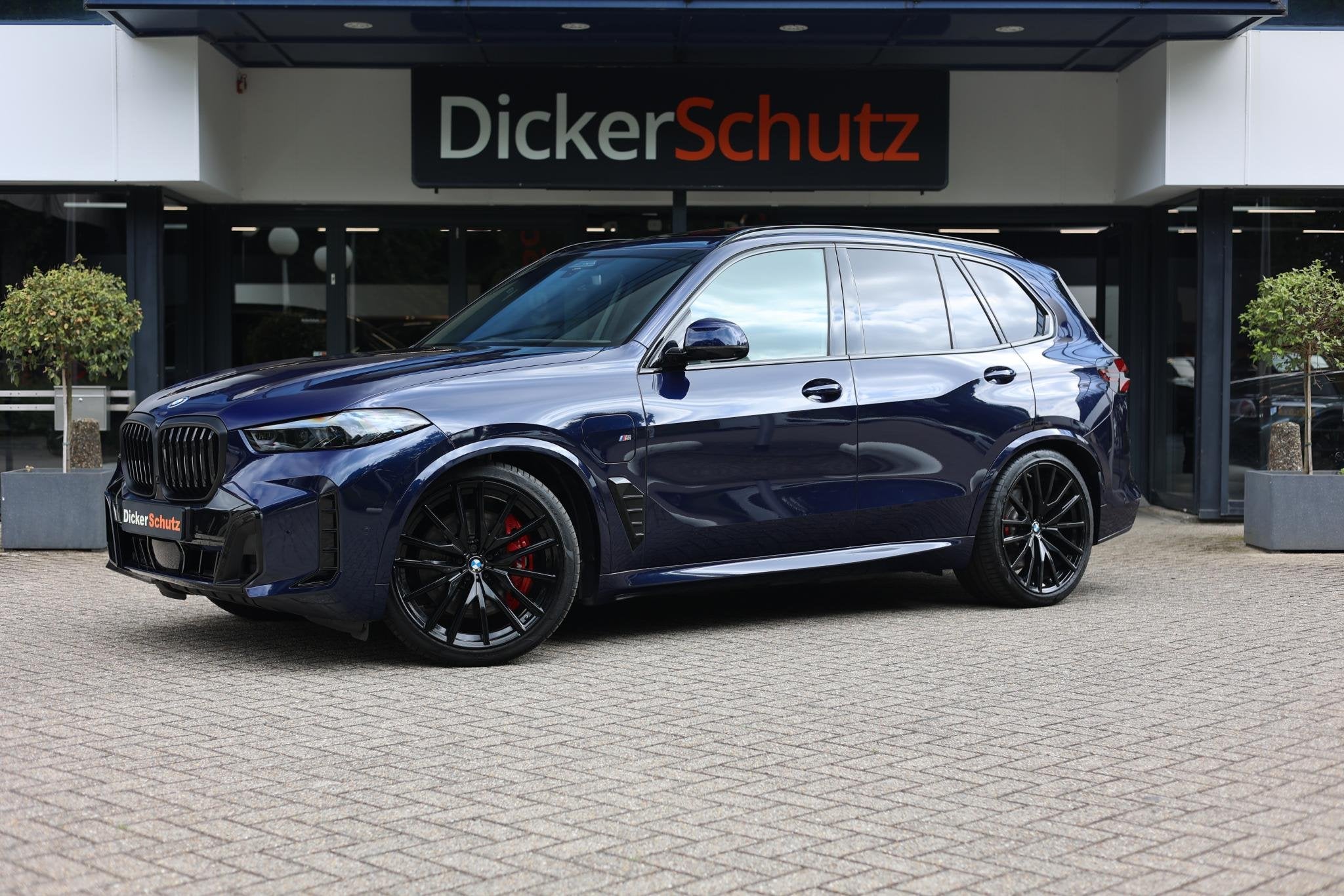 BMW X5 xDrive50e M Sport Pro Vierwielb. | Stoelve. | Pano |, Auto's, Gebruikt, 2395 kg, Blauw, 489 pk