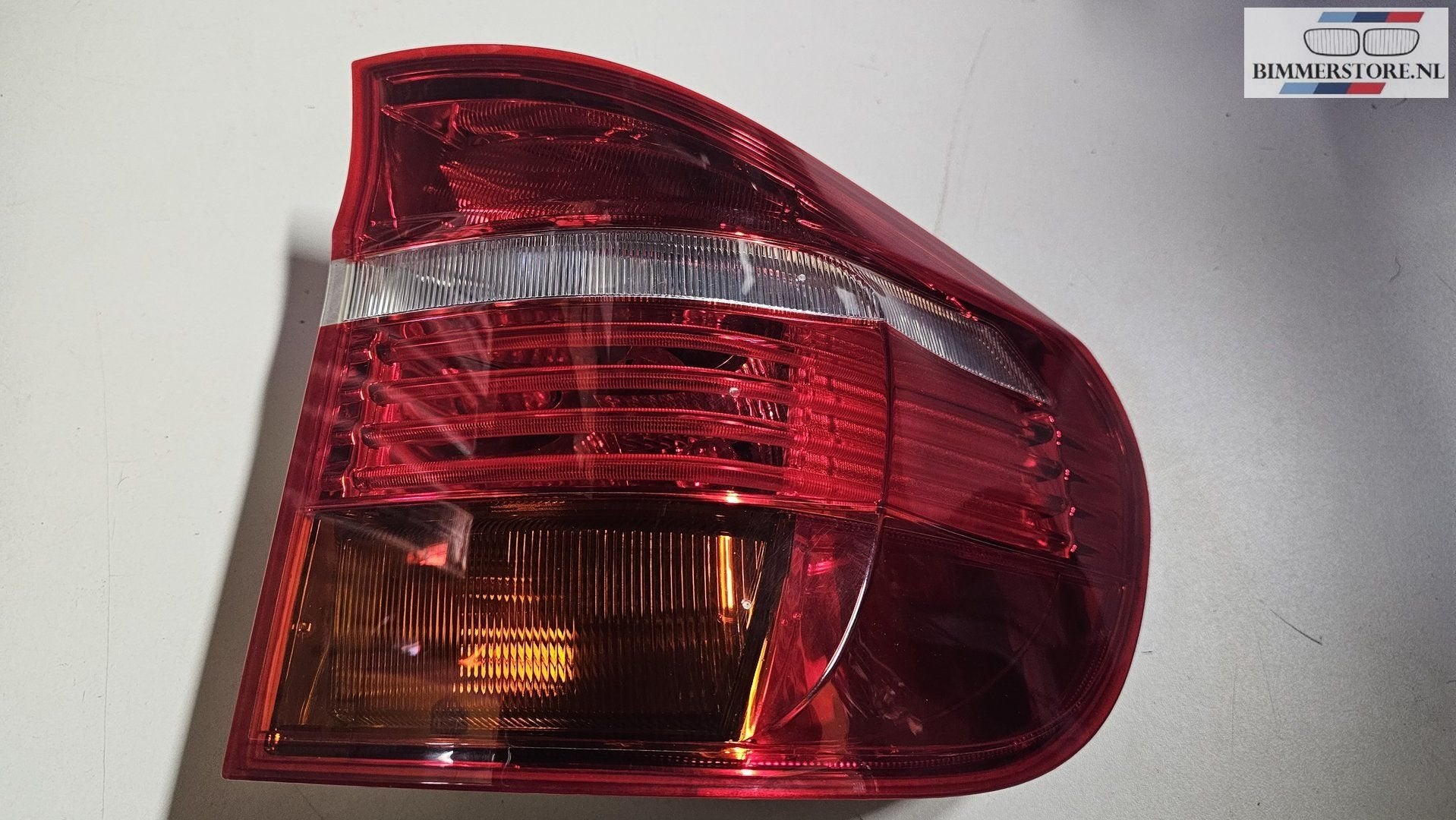 Achterlicht LED rood op zijpaneel rechts BMW X5 E70 63217200, Gebruikt, -, -, Ophalen of Verzenden