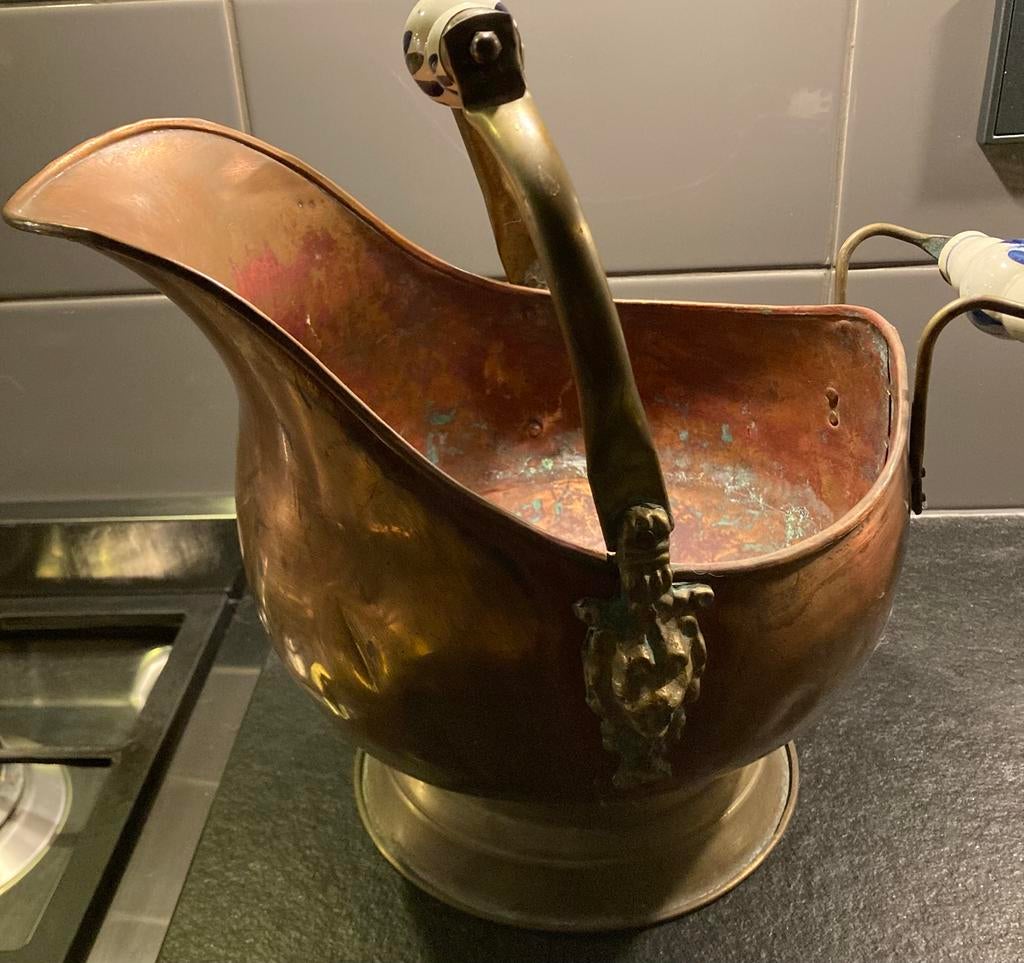 Antieke koperen kolenemmer met Delft handvat, Ophalen, Koper