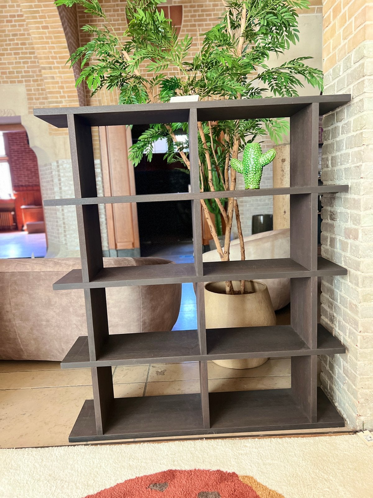 Nieuwe moderne vakkenkast / roomdivider, Ophalen of Verzenden, Zo goed als nieuw, Bruin, Overige typen