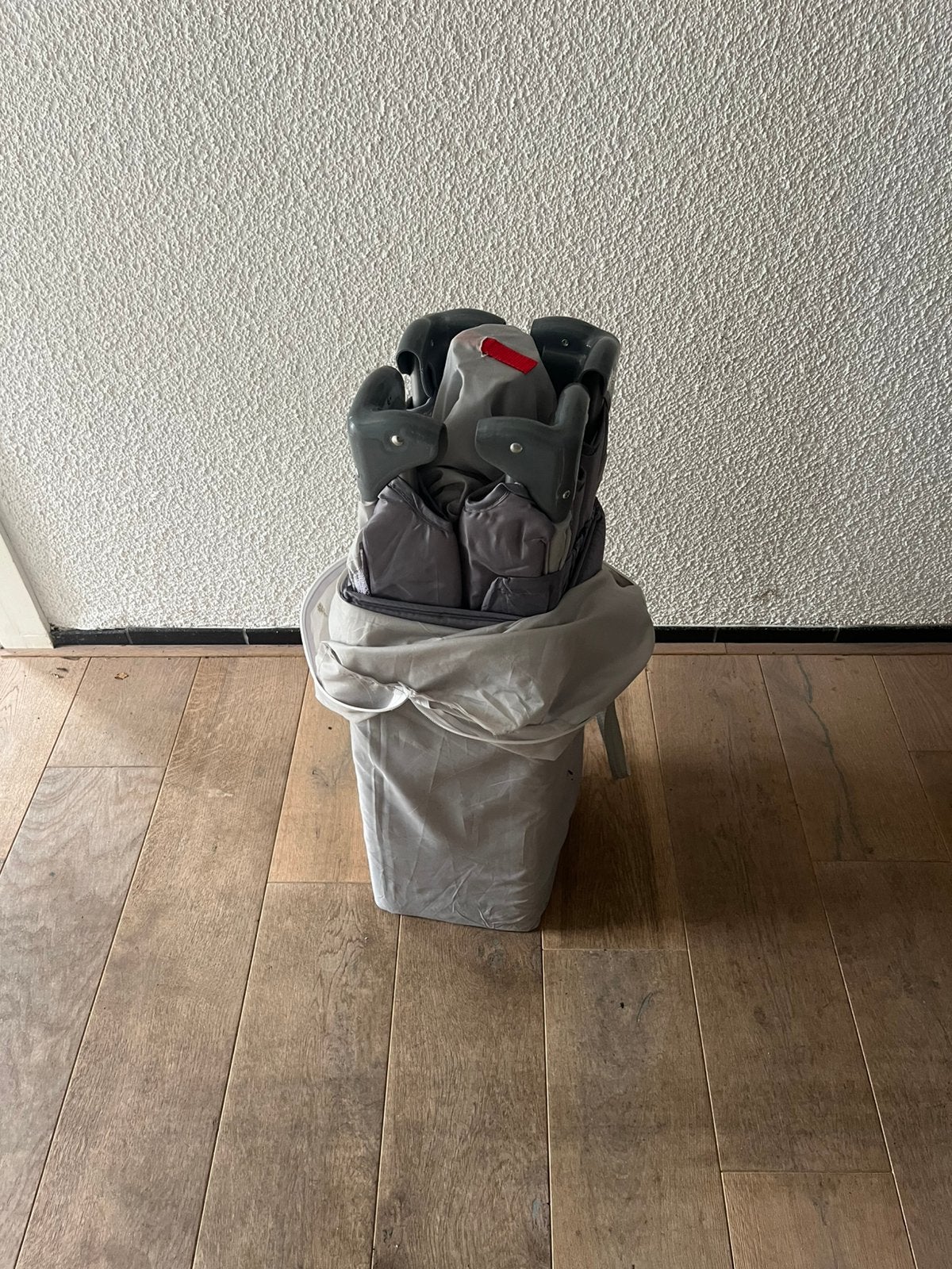Camping bedje voor kinderen grijs, Caravans en Kamperen, Slaapmatten, Ophalen, Zo goed als nieuw