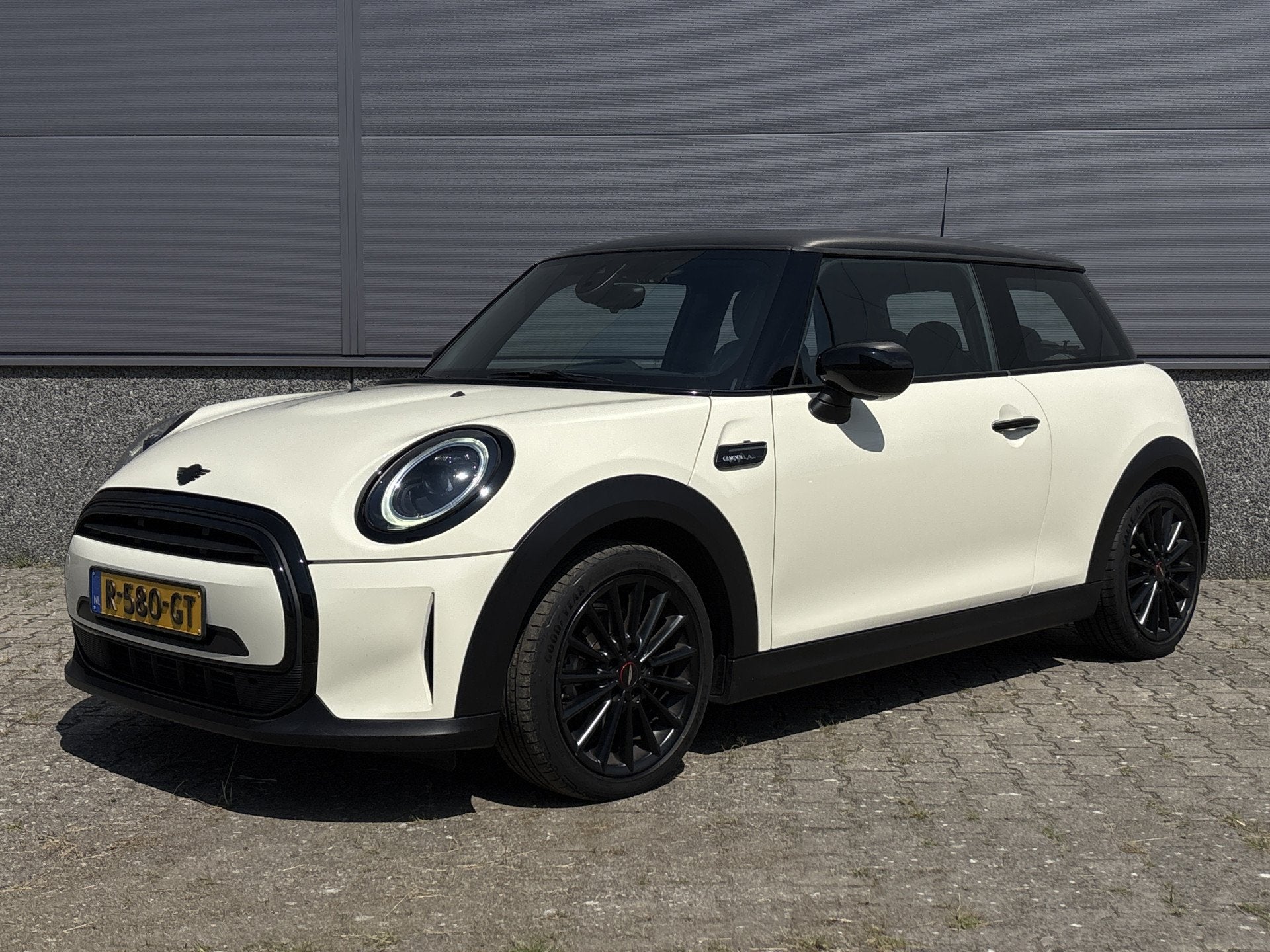 MINI 3-deurs 1.5 Cooper Camden Plus Edition - Schuif/kanteld, Auto's, Mini, 136 pk, Gebruikt, 4 stoelen, Leder en Stof