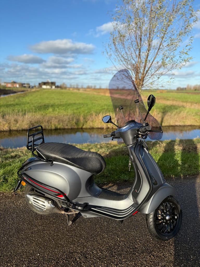 Vespa Sprint Sport 2020 45km Grigio Titanio, Fietsen en Brommers, Scooters | Vespa, Ophalen, Maximaal 45 km/u, Vespa S, Zo goed als nieuw