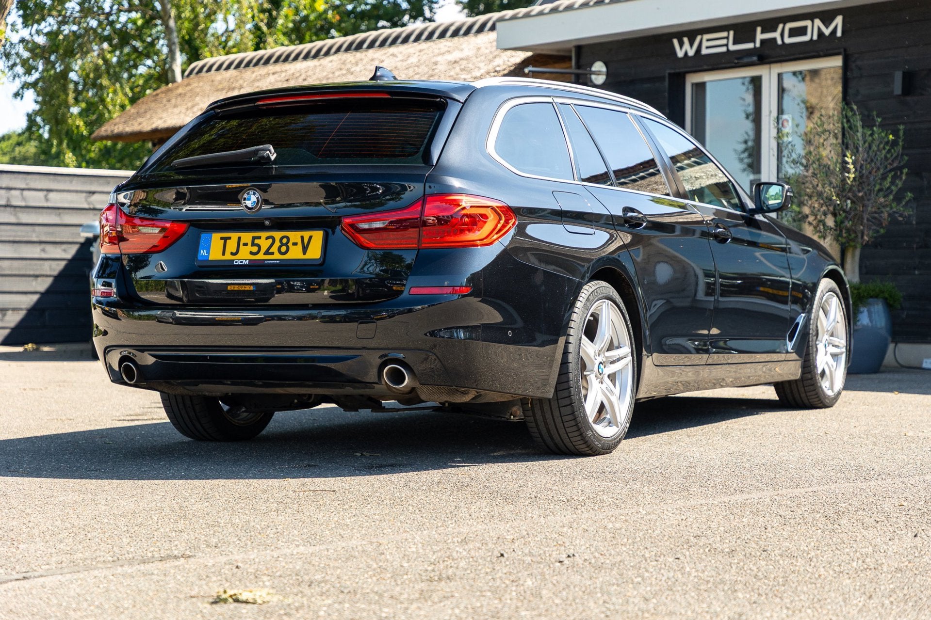 BMW 5-serie Touring 520i High Executive I Comfort I Hud I Pa, Automaat, 1998 cc, Achterwielaandrijving, Euro 6