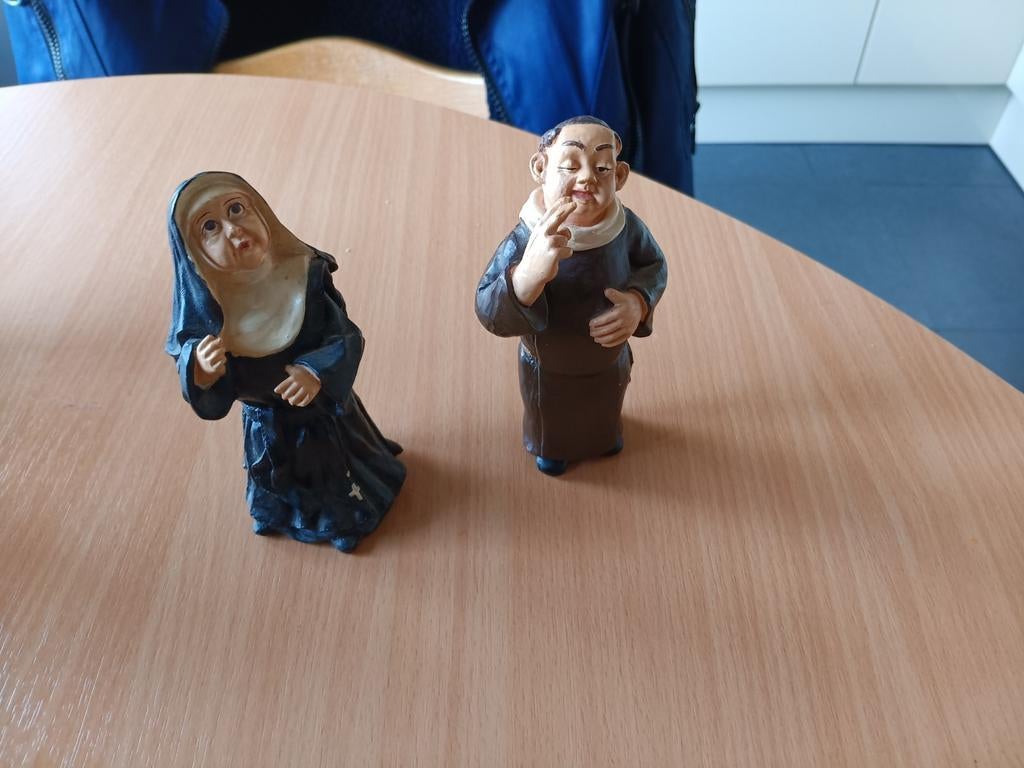 Beeldjes non en monnik - Religieuze decoratie, Ophalen of Verzenden