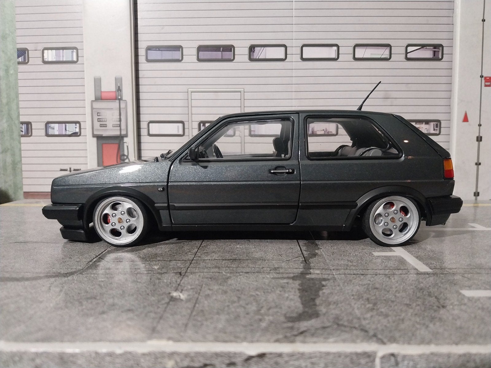 Verlaagde volkswagen golf mk2 met porsche teledials, Hobby en Vrije tijd, Ophalen of Verzenden, Zo goed als nieuw, Auto, Norev