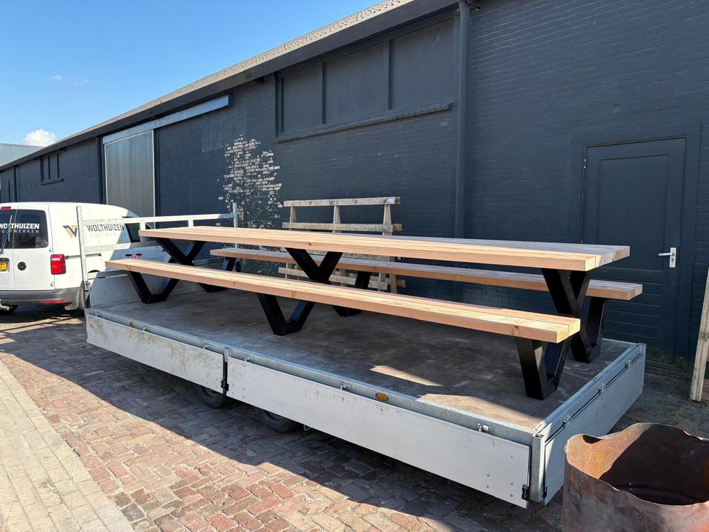 Douglas picknickbank || 5 meter || stalen onderstel, Ophalen, Nieuw, Wolthuizen Houtwerken, Constructieweg 3b