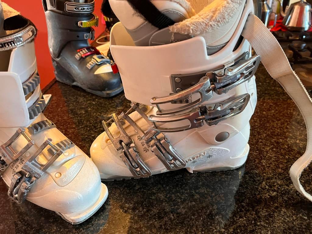 Salomon ski schoenen, maat 24-24.5 (286mm), Sport en Fitness, Skiën en Langlaufen, Gebruikt, Schoenen, Skiën, Salomon