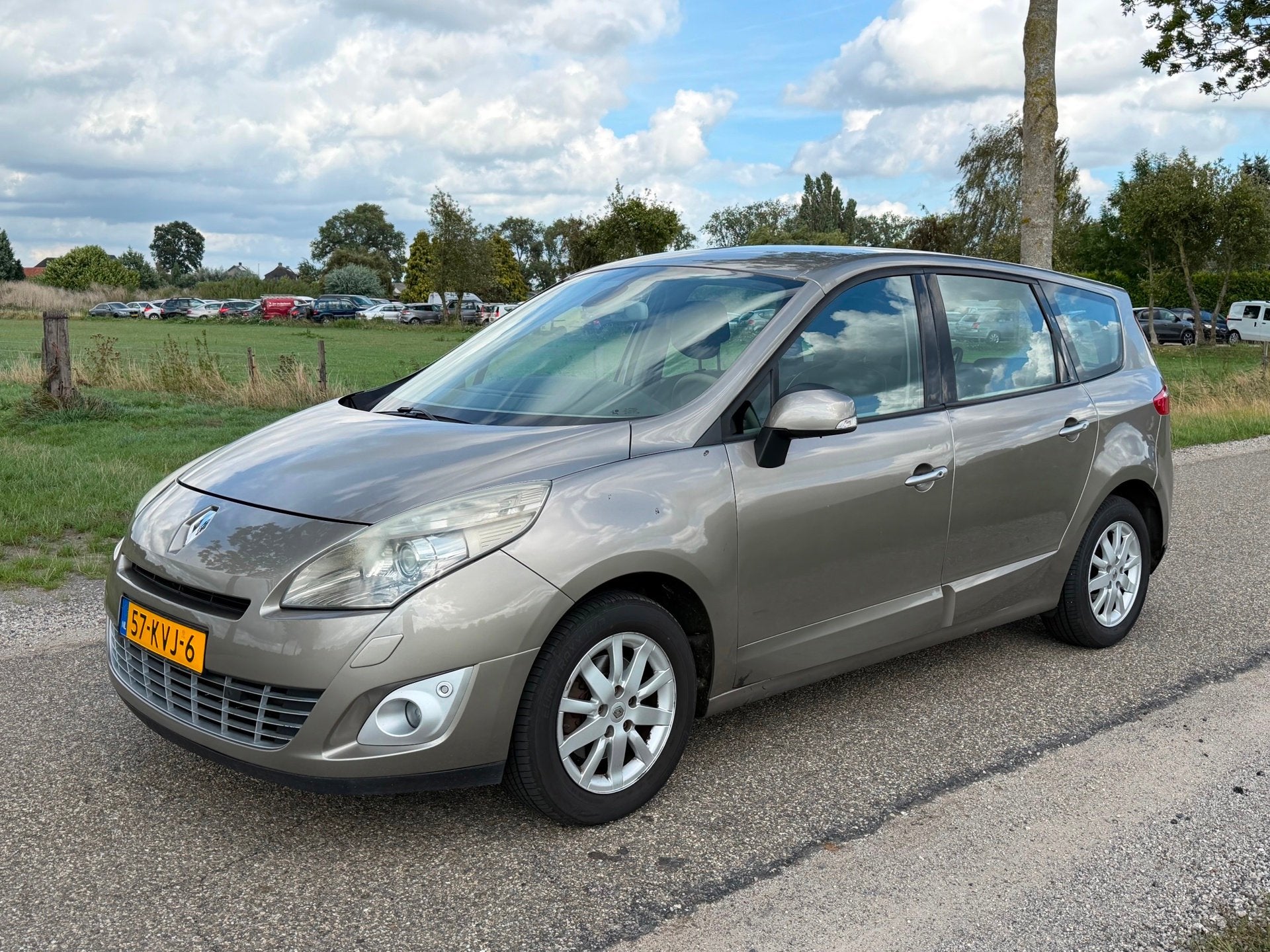 Renault Grand Scénic 2.0 Privilege AUT Airco NAP APK 02-202, Auto's, Gebruikt, 4 cilinders, Beige, 1405 kg