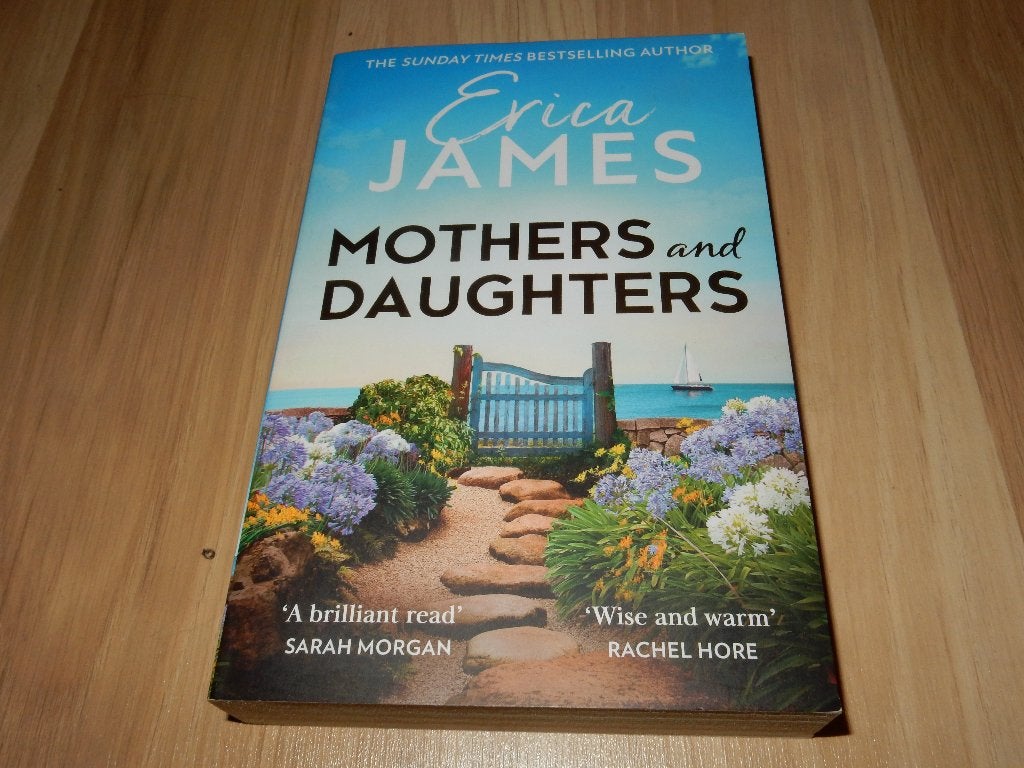 Boek: Mothers and Daughters, Erica James. Engelstalig., Europa overig, Ophalen of Verzenden, Zo goed als nieuw, Erica James
