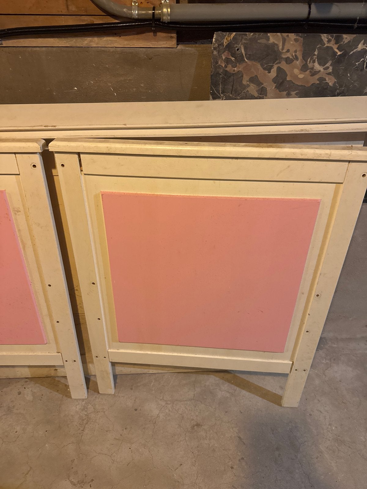 Kinderbedje - Roze/Wit, Ophalen, Gebruikt, Lattenbodem, Minder dan 140 cm
