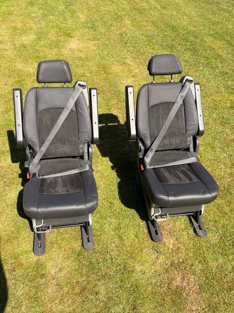 2x Camperstoel met rails, armsteunen en gordel - Mercedes, Auto-onderdelen, Interieur en Bekleding, Ophalen, Gebruikt, Mercedes-Benz