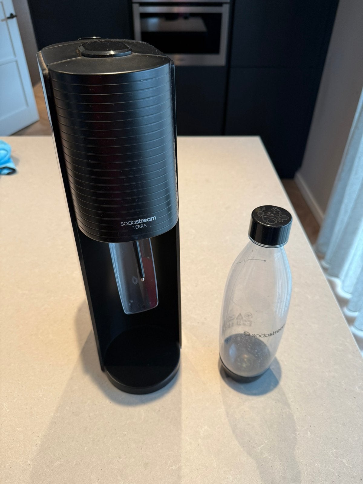 SodaStream TERRA – zwart, Witgoed en Apparatuur, Bruiswatermachines, Ophalen, Gebruikt