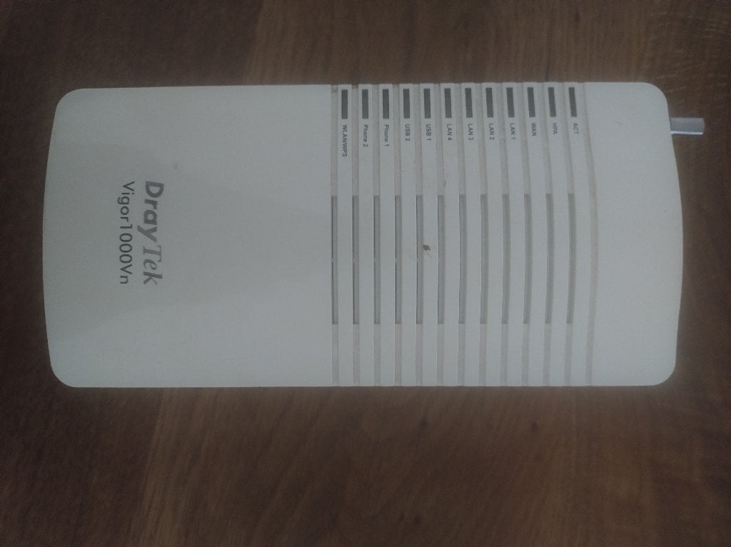 wifi, Computers en Software, Ophalen of Verzenden, Gebruikt, Router met modem, DrayTek Vigor