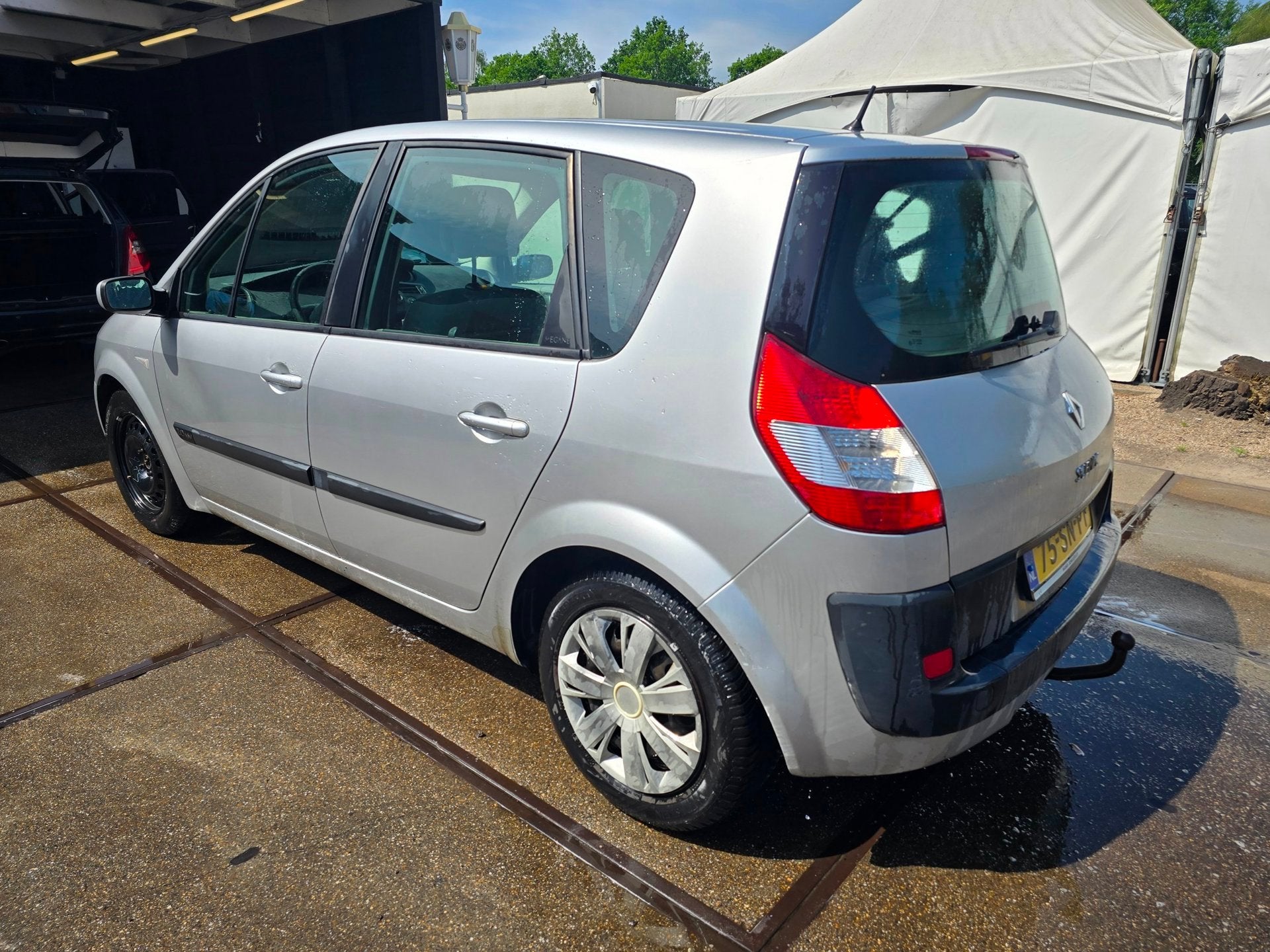 Renault Scénic 2.0-16V Dynamique Comfort Airco trekhaak APK, Auto's, 1998 cc, 135 pk, 4 cilinders, Origineel Nederlands