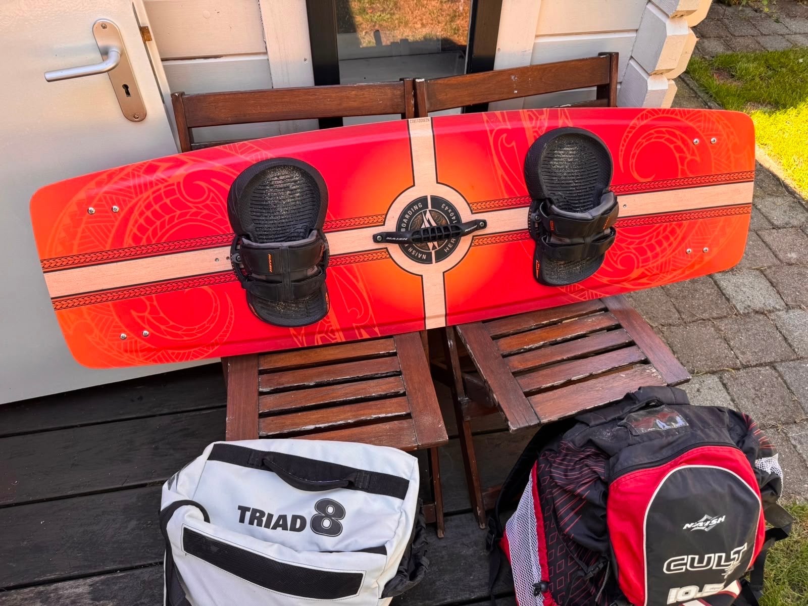 Complete kitesurf set: Naish Triad 8m, Cult 10.5m, Hero boar, Watersport en Boten, Kitesurfen, Ophalen, Gebruikt, Kitesurf-set