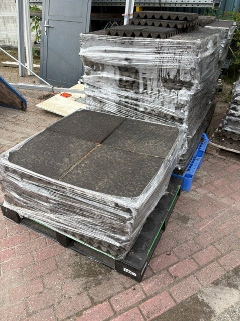 rubber tegels, 50 cm bij 50 cm in 5 cm en 6,5 cm dik, Ophalen, Overige typen, Rubber, Zo goed als nieuw