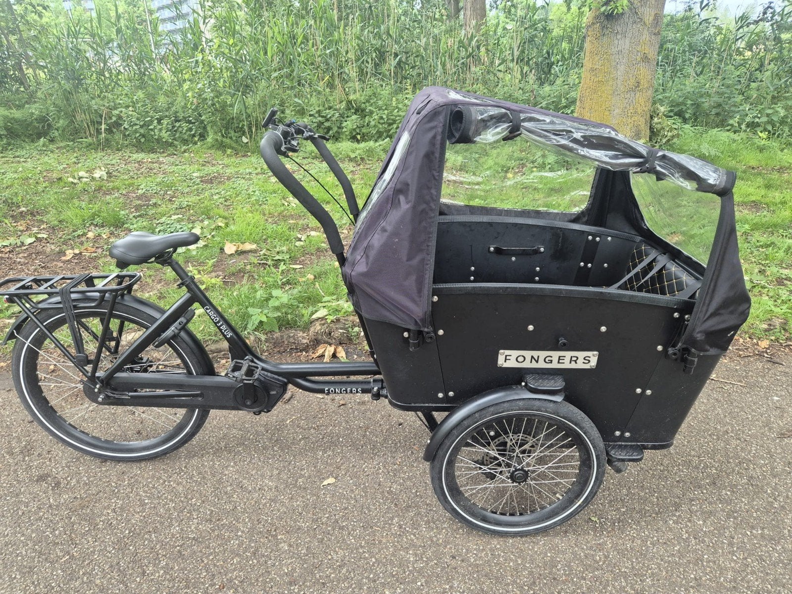 Zgan bakfiets elektrisch 8mnd oud met huif, Fietsen en Brommers, Fietsen | Bakfietsen, Ophalen, Zo goed als nieuw, 4 kinderen of meer