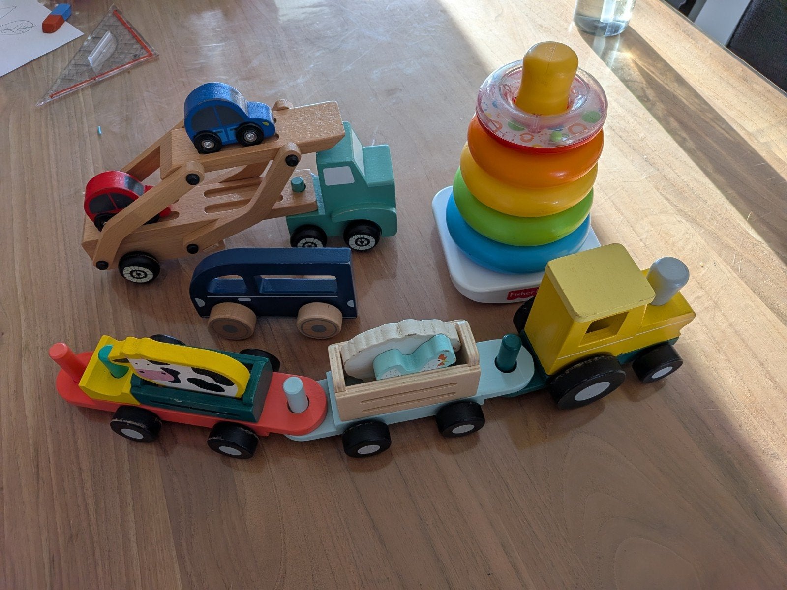 Gratis- Houten speelgoed set: auto's, trein en stapeltoren, Ophalen, Gebruikt, Overige typen, Met wieltjes
