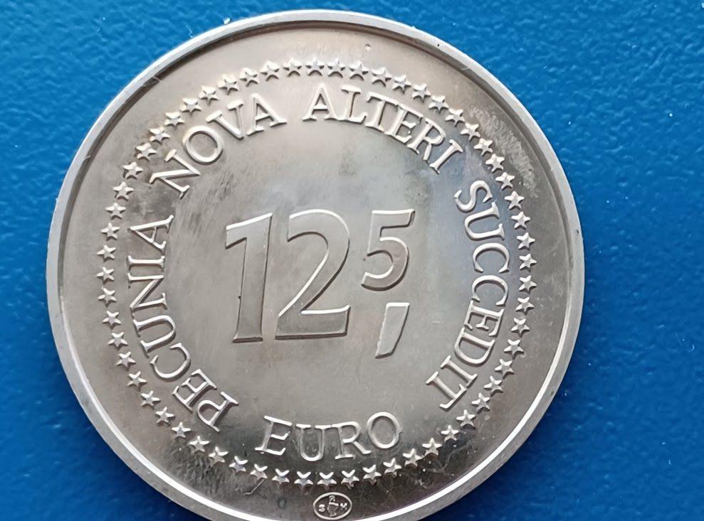 Penning Pecunia Nova Alteri Succedit Denemarken 12,5 euro, Postzegels en Munten, Penningen en Medailles, Verzenden, Overige materialen