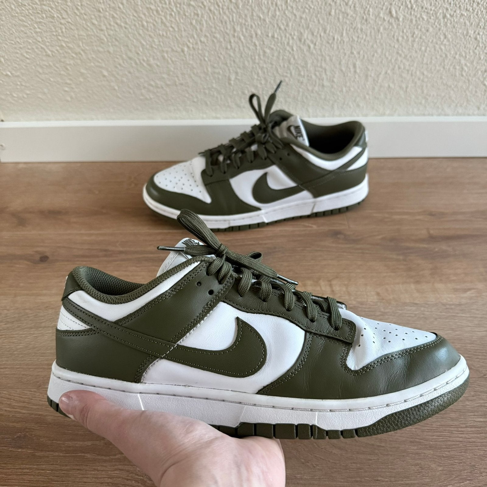 Nike dunk low olive green maat 42,5 donkergroene sneakers, Ophalen of Verzenden, Nieuw, Overige kleuren, Sneakers of Gympen