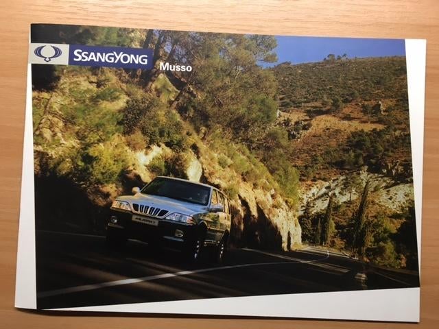 Autobrochure/Autofolder:   SsangYong  Musso      2002     NL, Ophalen of Verzenden, Nieuw, Overige merken