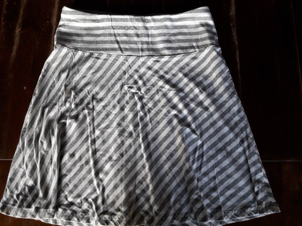 H&M gestreepte rok maat 38 van tricot. Zgan, Maat 38/40 (M), H&M, Ophalen of Verzenden, Zo goed als nieuw