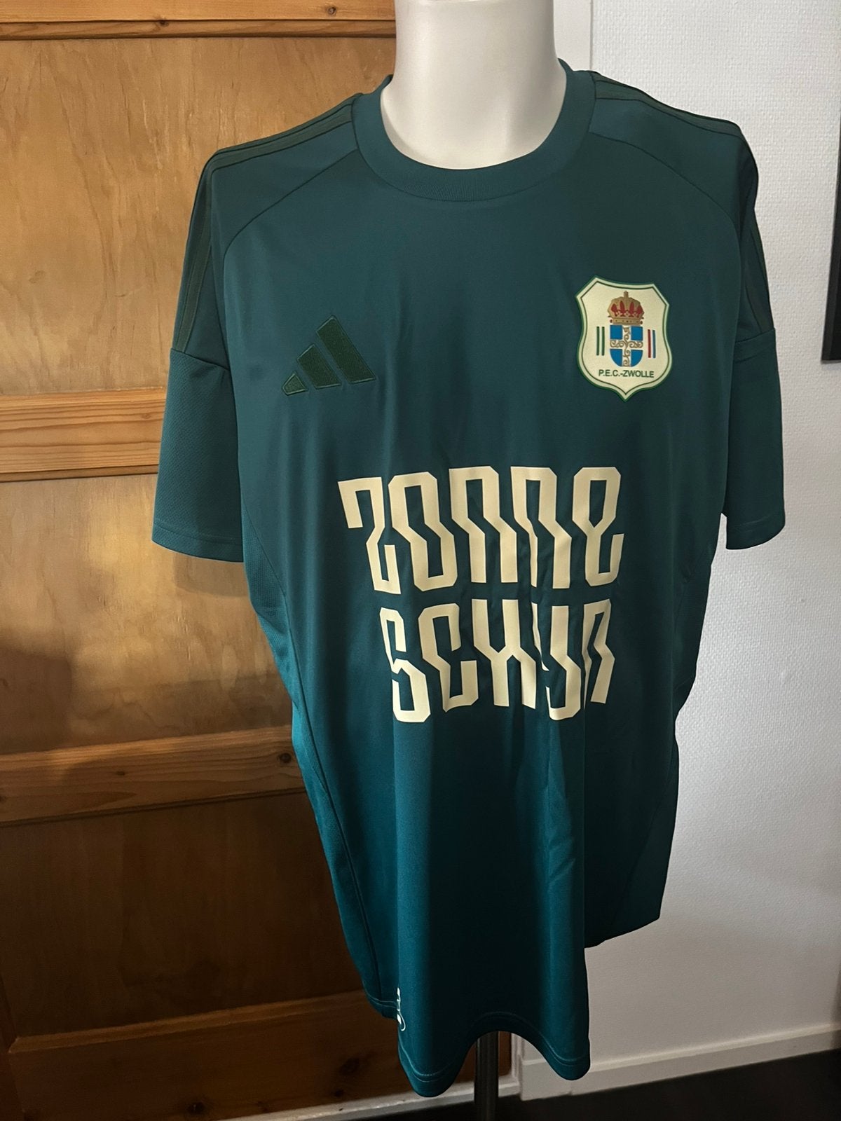 PEC Zwolle shirt “ zonneschijn “, Ophalen of Verzenden, Nieuw, Maat 56/58 (XL), Groen